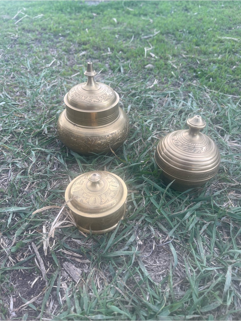 VINTAGE - Set of 3 Ornate Brass Lidded Trinket Jars - Gold Tone
